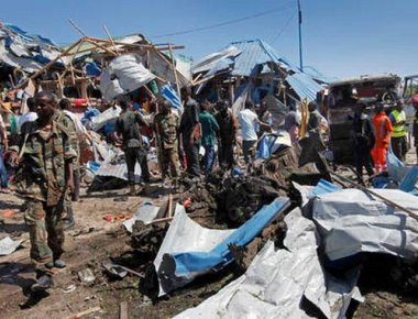 Τουλάχιστον 15 νεκροί από έκρηξη παγιδευμένου αυτοκινήτου στη Σομαλία